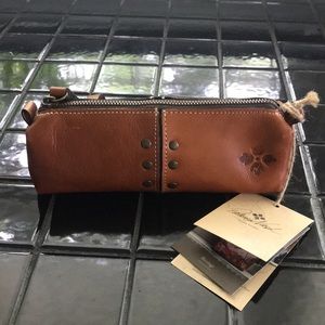 Patricia Nash Isla oblong pouch